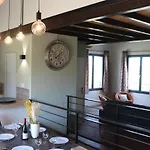 Aigues Vives - Le Patio * Montpeyroux (Herault)