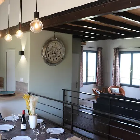 Aigues Vives - Le Patio * Montpeyroux (Herault)