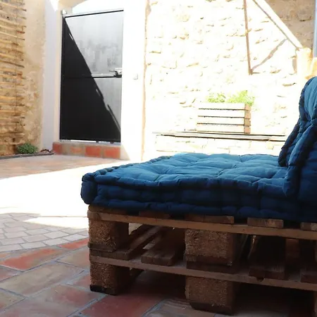 Aigues Vives - Le Patio * Montpeyroux (Herault)