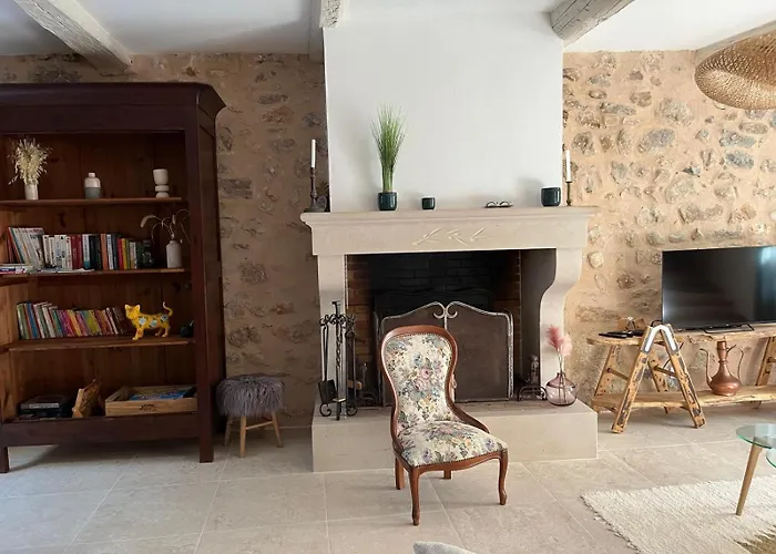 Aigues Vives - Le Patio Casa vacanze Montpeyroux (Herault)